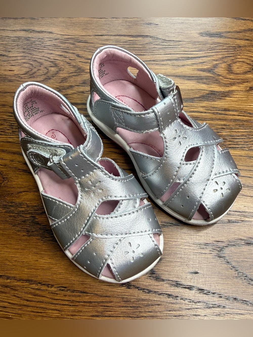Stride Rite Toddler Girls Tulip Metallic Silver Closed-Toe Sandals Size 5.5W